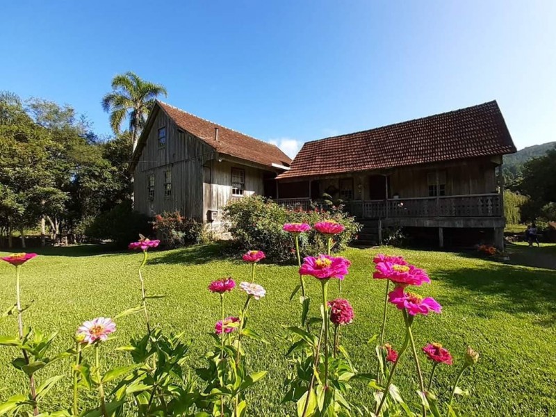 Gramado: Raízes e Charme para Se Apaixonar (e Comer Muito!)